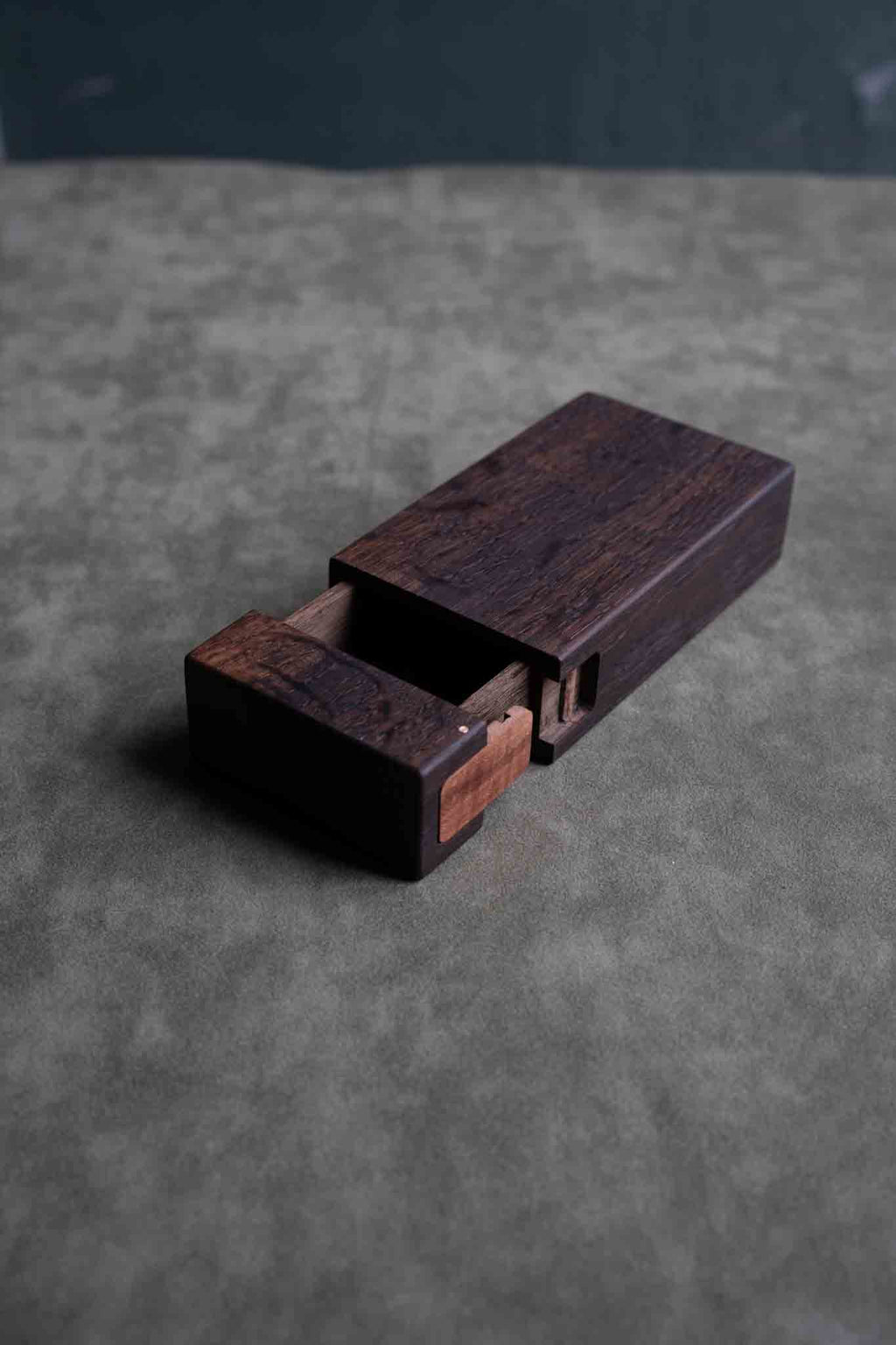 Block box Rökt ek