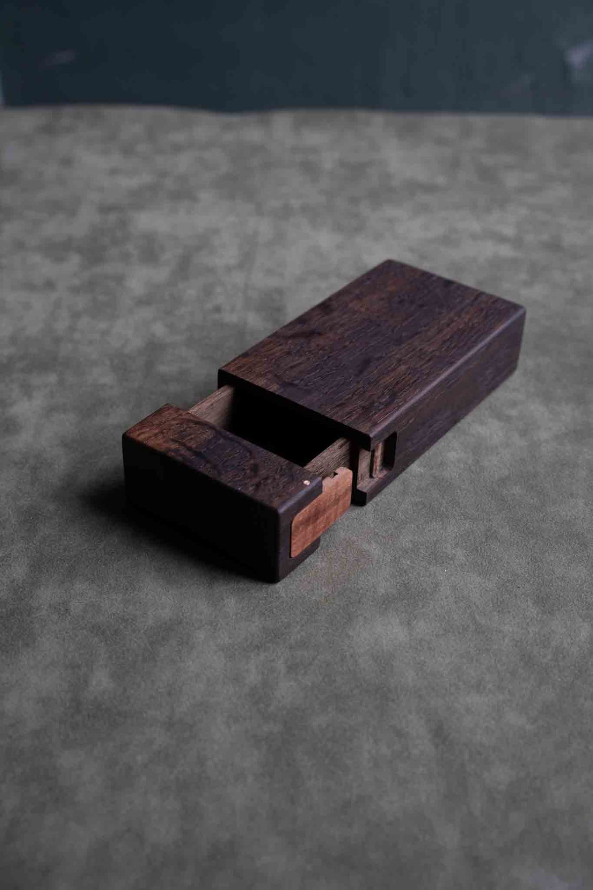 Block box Rökt ek